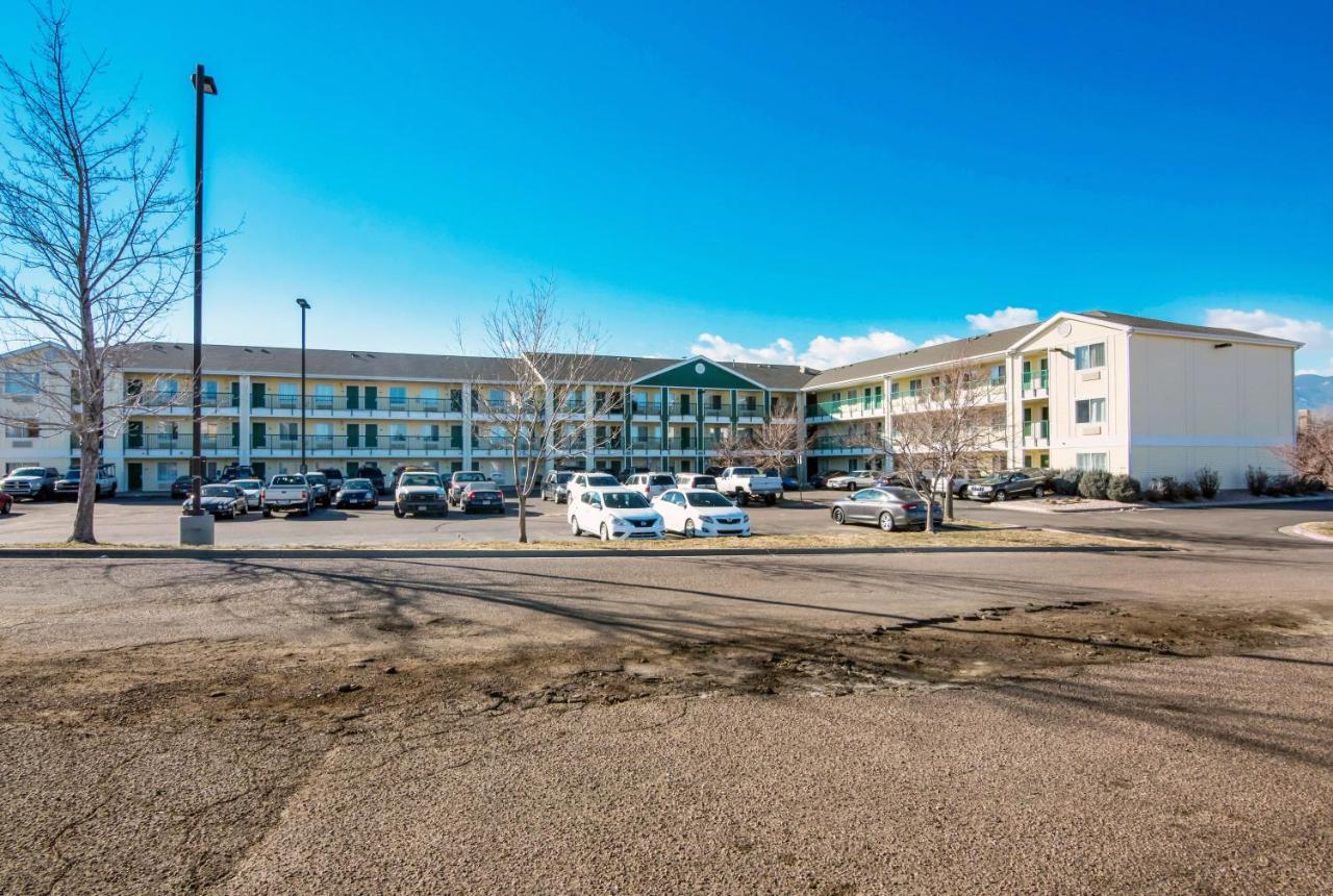 Hometowne Studios By Red Roof Colorado Springs - Airport Eksteriør billede
