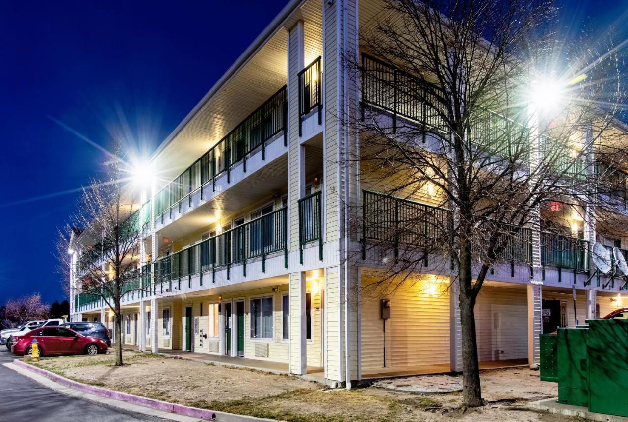 Hometowne Studios By Red Roof Colorado Springs - Airport Eksteriør billede