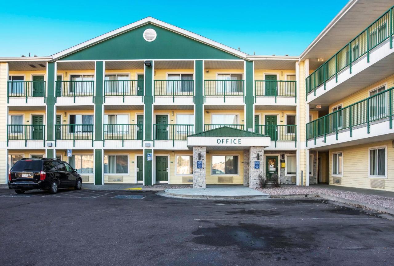 Hometowne Studios By Red Roof Colorado Springs - Airport Eksteriør billede